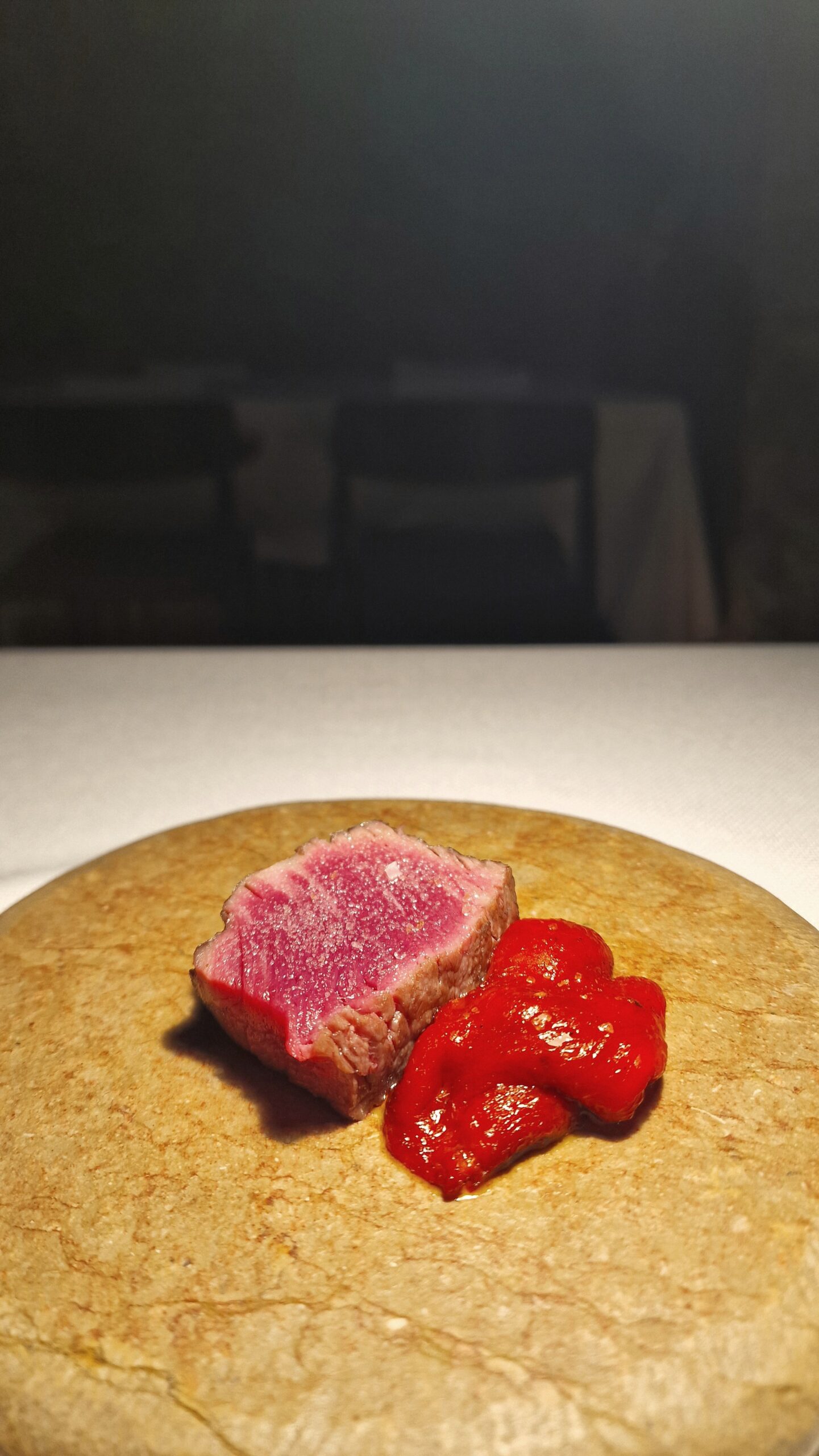 Chuletón de vaca madurado en queso azul del restaurante Nublo en Haro